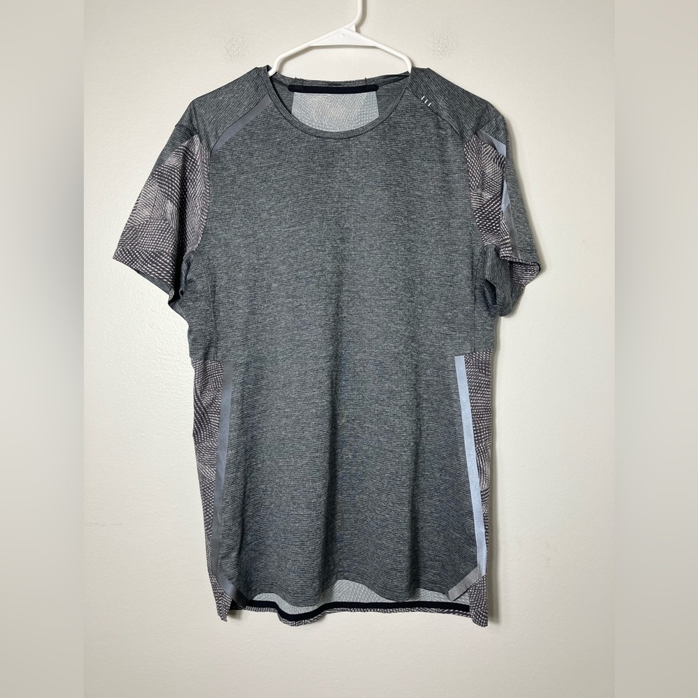 Lululemon Short Sleeve Tee Men’s M Gray Casual Athletic Quick Dry